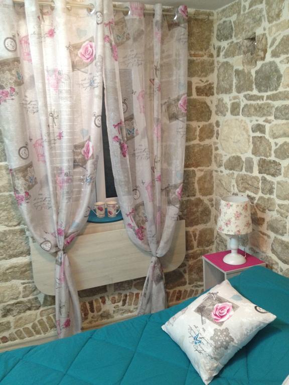 Room N&M - Diocletians Palace Split Kamer foto