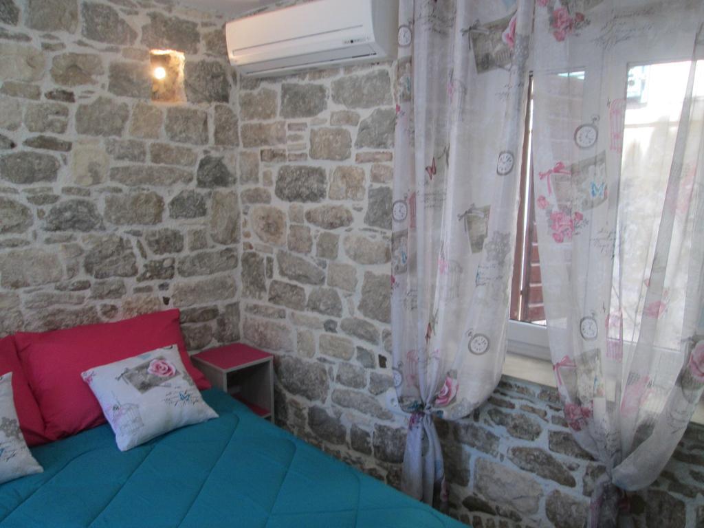 Room N&M - Diocletians Palace Split Buitenkant foto